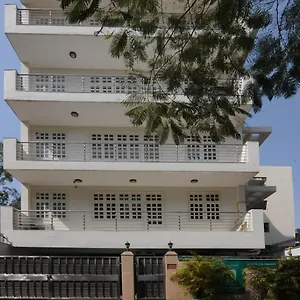 https://mehra-residency-at-the-airport.top-gurgaonhotels.com